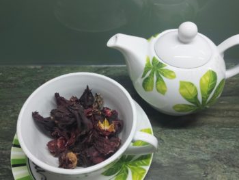 Hibiskusblütentee