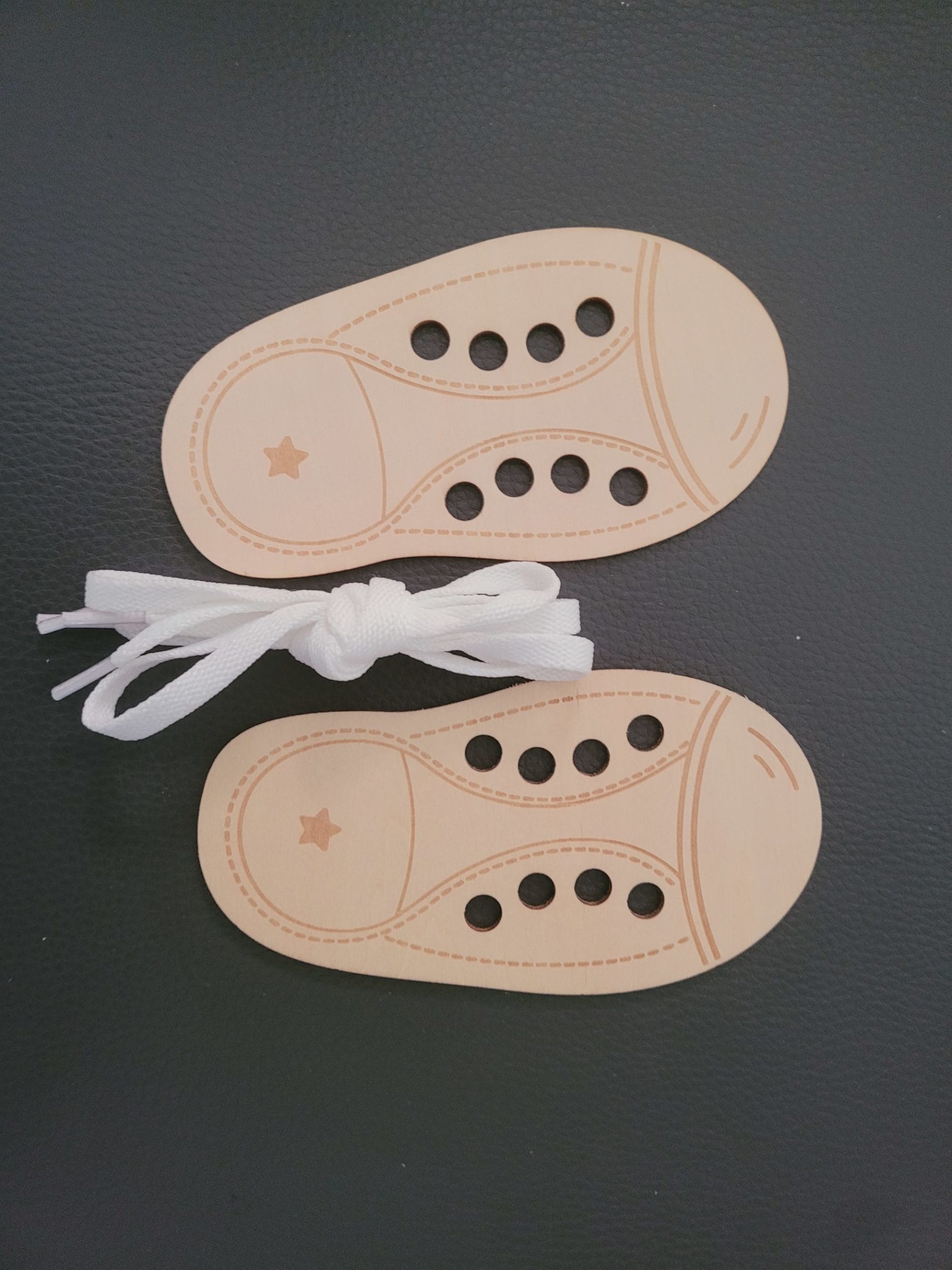 20231012_134507 Schuhbinden - Holzspielzeug