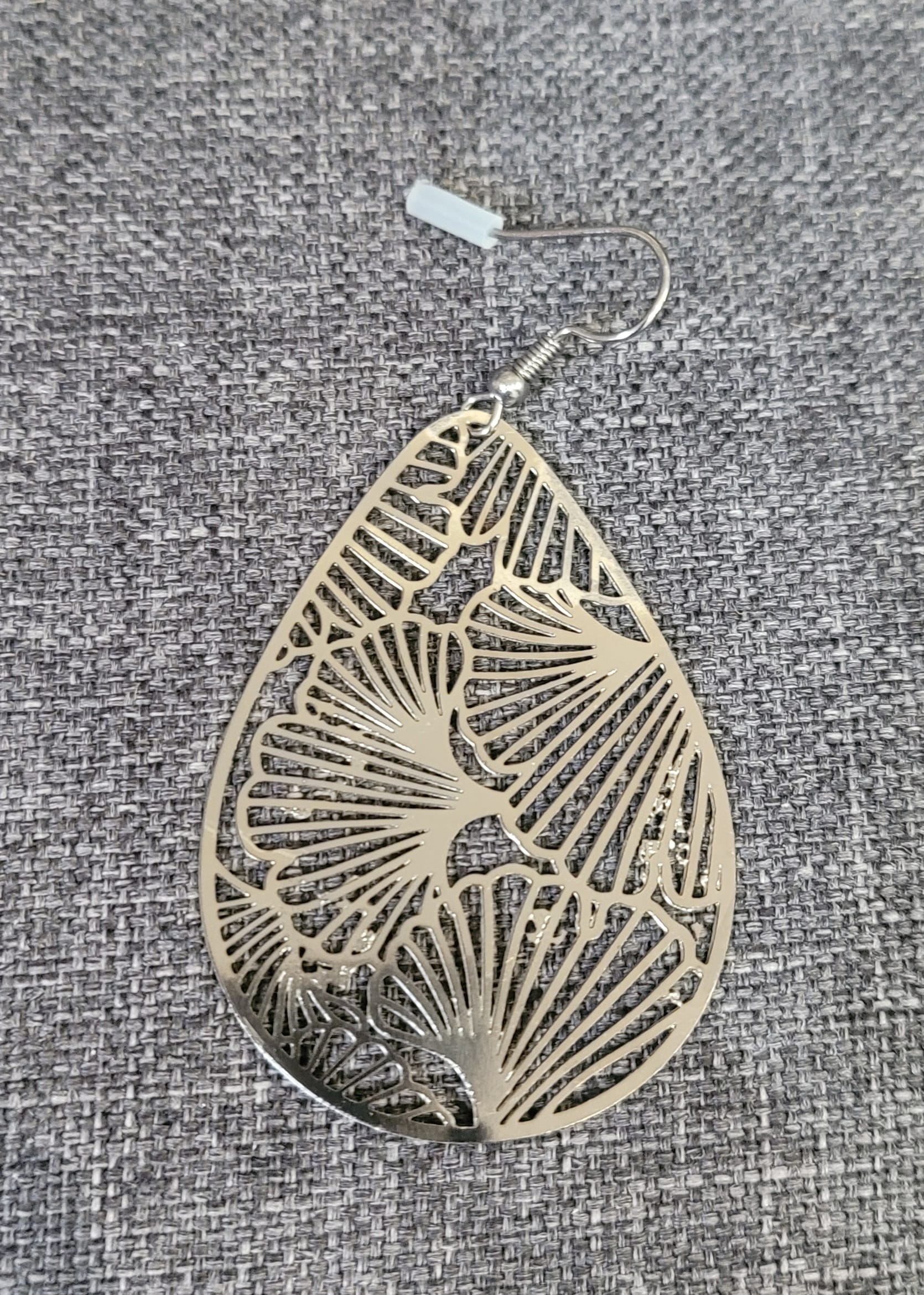 20240125_110213 Ohrring Blütenmuster